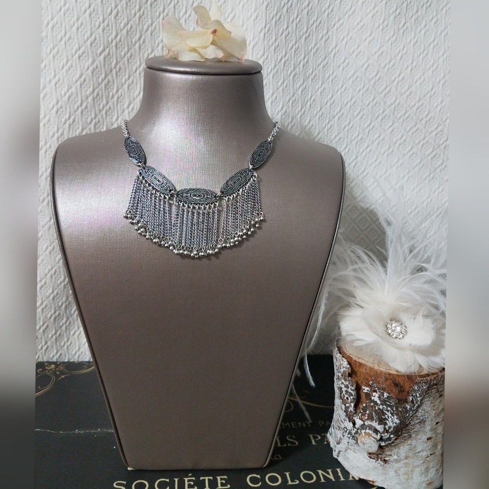 Collar fringed necklace
